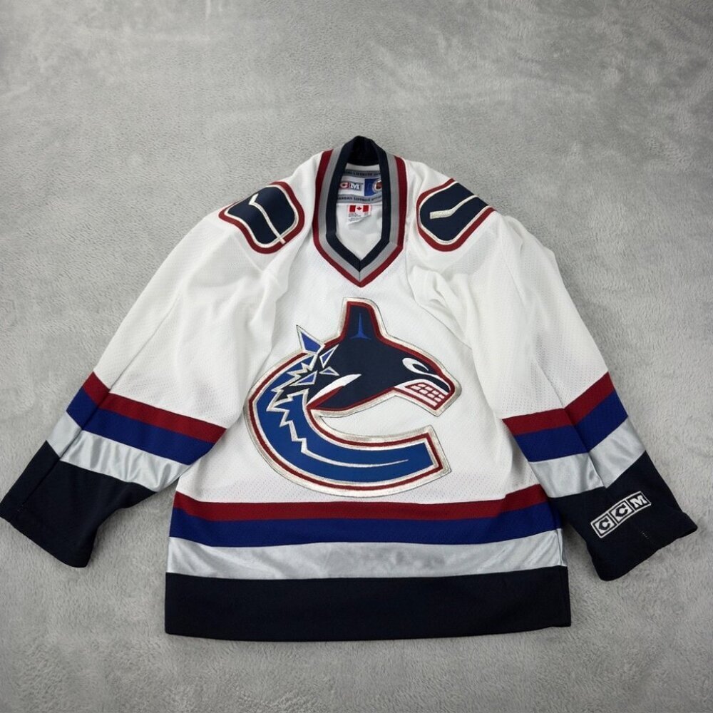 Vintage Vancouver Canucks Youth Size Small/Medium Hockey Jersey